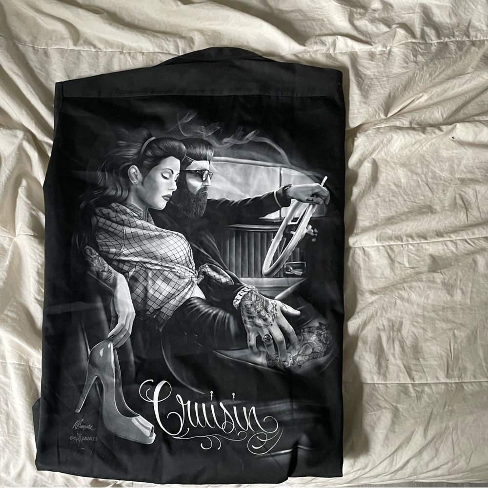 CRUISIN GRAPHIC WORKSHOP TEE BUTTON UP
